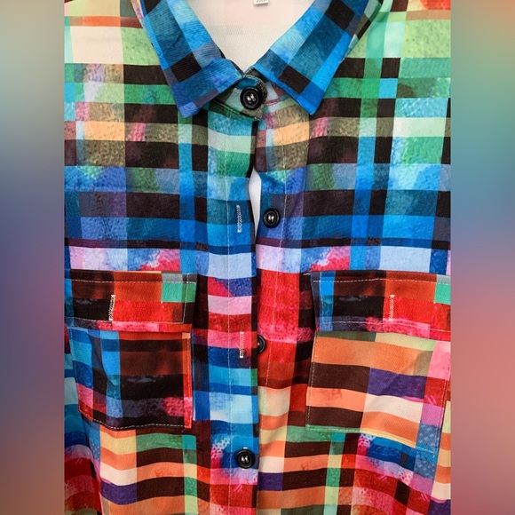 Multi-colored Button-up Shirt - Picture 2 of 5